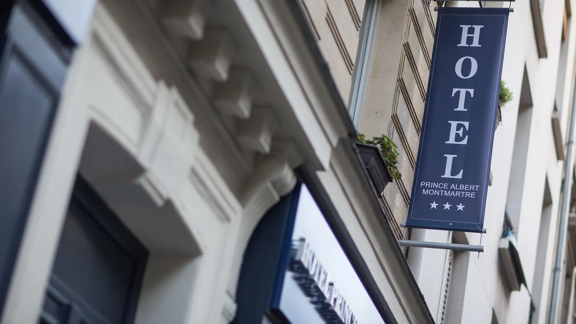 Montmartre Hotel