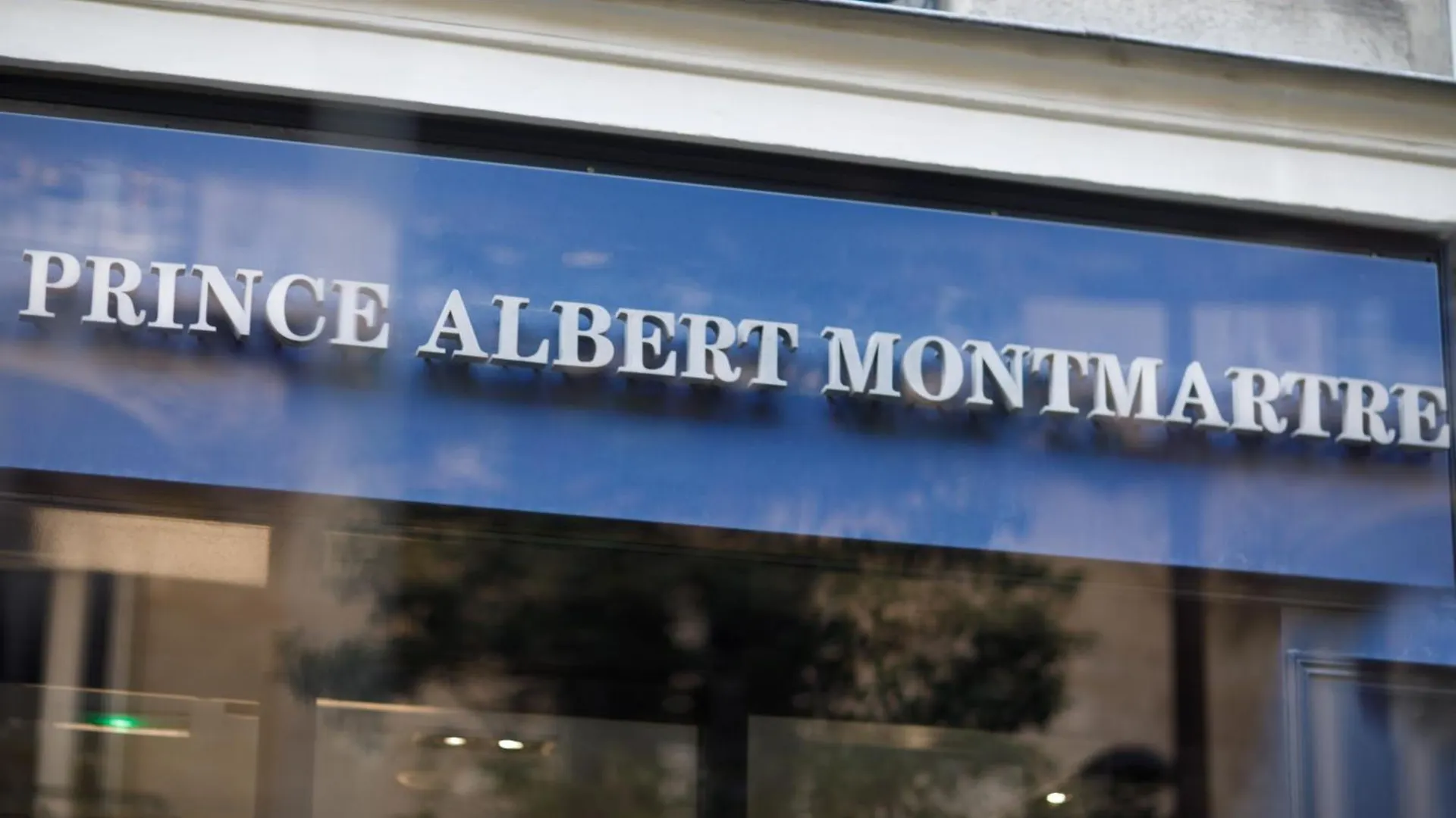 Montmartre ホテル