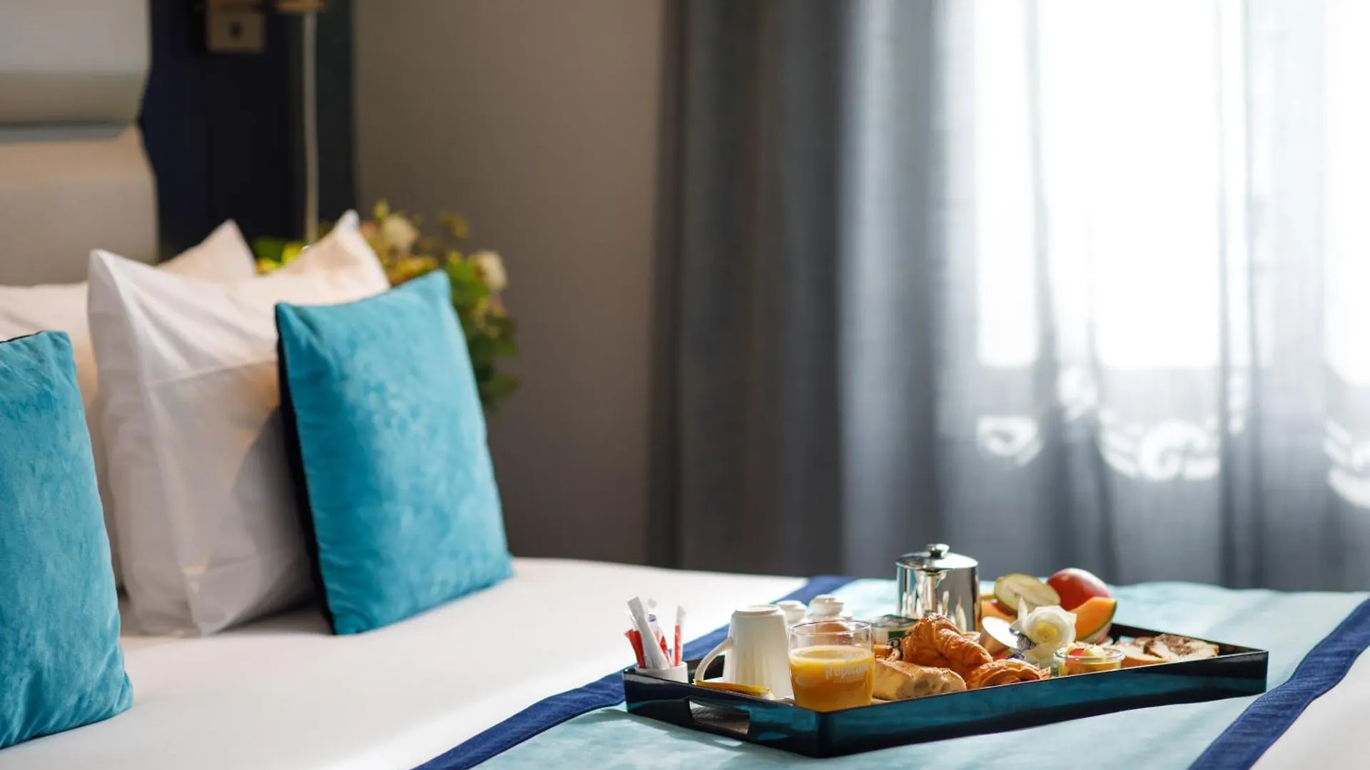 Hotel Montmartre Paris