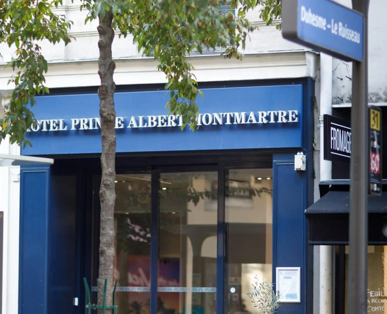 Montmartre Hotel Paris
